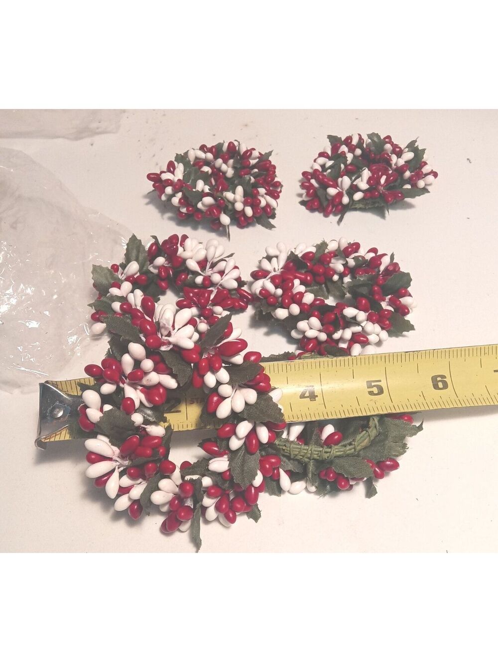 Lot of 6 New Primitive Red White Pip Berry 2" Candle Rings/Votive Napkin Rings - Picture 1 of 7